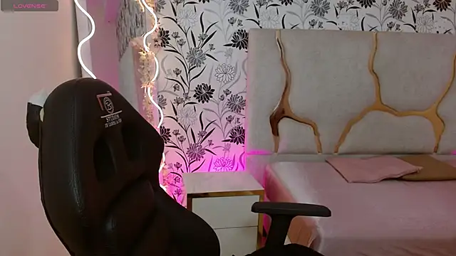 Joselyn tay online show from March 2026 12:10:02 PM