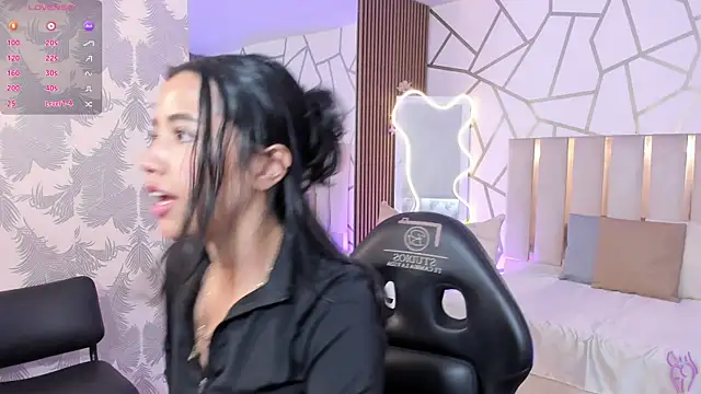 Joselyn tay online show from April 2026 05:43:02 PM