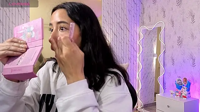 Joselyn tay online show from April 2026 12:02:01 PM