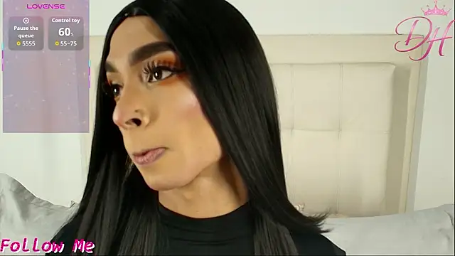 Daphne Hills online show from March 2026 03:12:01 AM