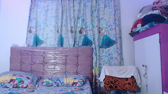 AishaOwens online show from December 2025 08:26:02 PM