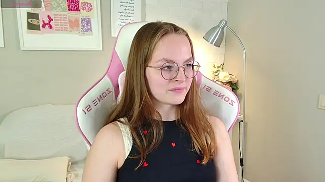 Snapshot of MadisonSmitt chatting on November 2025 11:32:01 AM MadisonSmitt online show from November 2025 11:32:01 AM