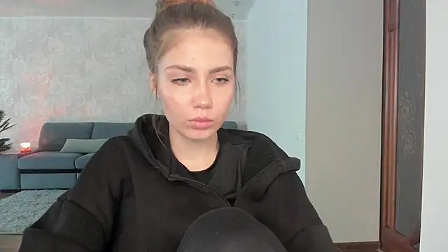 Aurora Glow21 online show from April 2026 12:27:01 PM