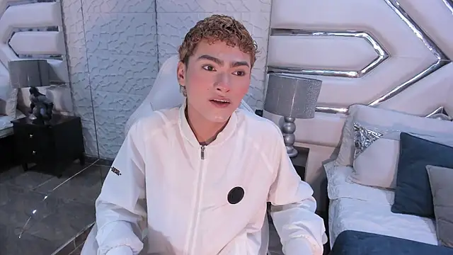 Snapshot of JacobRusso chatting on January 2026 01:09:02 AM JacobRusso online show from January 2026 01:09:02 AM