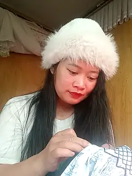 LyZii2k7 online show from November 2025 02:28:02 AM