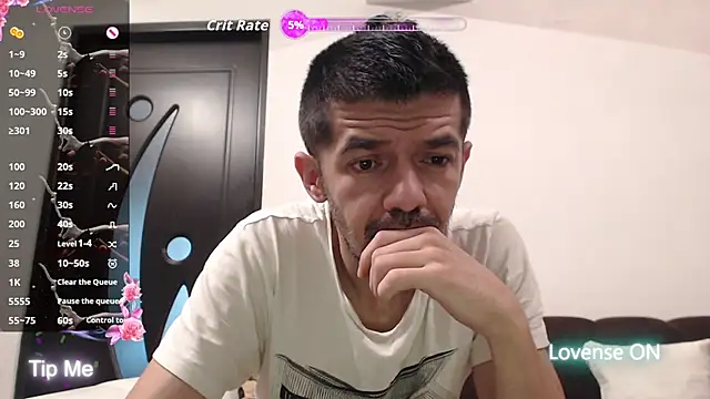 Snapshot of Dale_E chatting on November 2025 06:02:02 AM Dale E online show from November 2025 06:02:02 AM