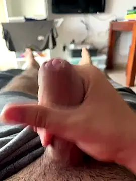 Snapshot of Yannick04 chatting on November 2025 01:33:02 PM Yannick04 online show from November 2025 01:33:02 PM