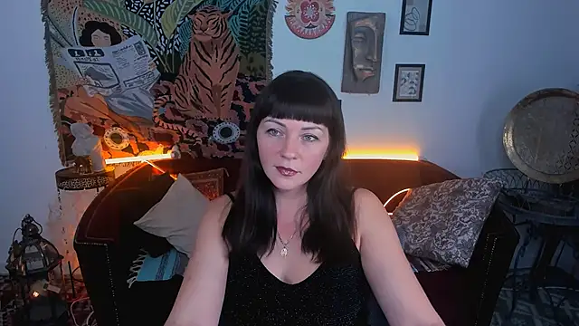 Snapshot of RosaliReed chatting on November 2025 10:58:01 AM RosaliReed online show from November 2025 10:58:01 AM