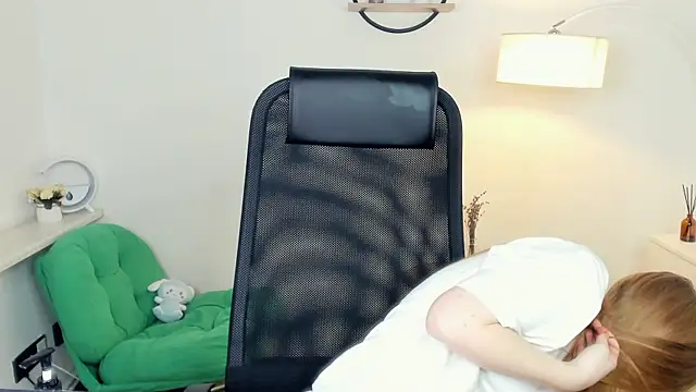 Snapshot of LavetaShiroma chatting on November 2025 09:36:01 PM LavetaShiroma online show from November 2025 09:36:01 PM