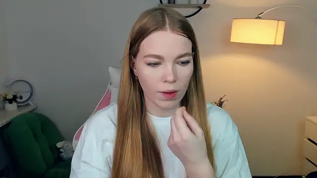 Snapshot of LavetaShiroma chatting on November 2025 08:33:02 PM LavetaShiroma online show from November 2025 08:33:02 PM