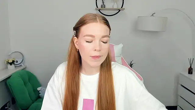 Snapshot of LavetaShiroma chatting on November 2025 08:00:01 PM LavetaShiroma online show from November 2025 08:00:01 PM