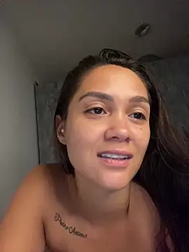 carolsapequinha online show from April 2026 02:14:02 PM