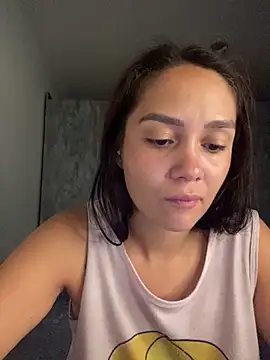 carolsapequinha online show from April 2026 10:27:01 AM