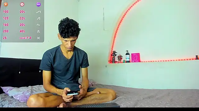 kaiborman00 online show from January 2026 12:20:01 PM