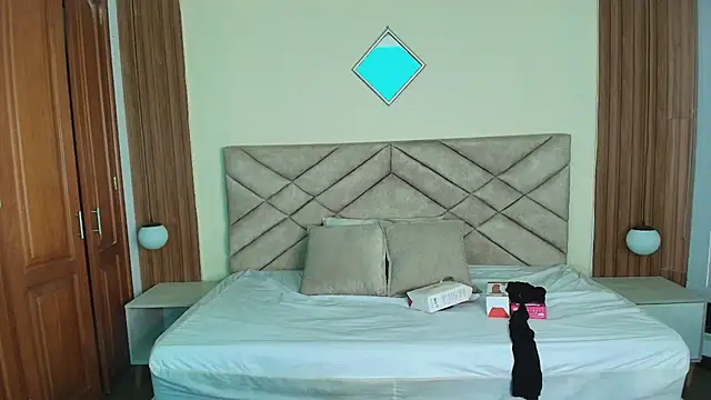 Laracooper  online show from March 2026 07:13:02 PM