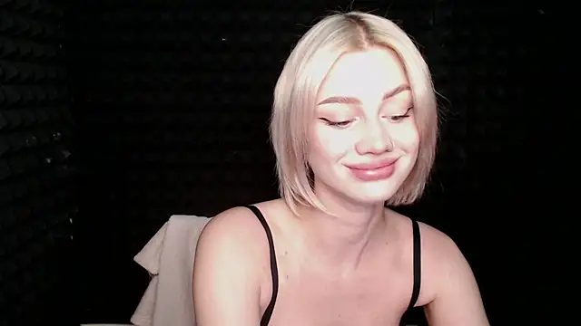 RealLinaaa online show from November 2025 07:07:02 PM