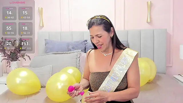 Snapshot of Dulce_emi chatting on June 2026 02:54:01 PM Dulce emi online show from June 2026 02:54:01 PM