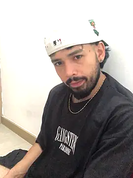 Snapshot of sebas-777masterr chatting on November 2025 02:27:02 PM sebas-777masterr online show from November 2025 02:27:02 PM