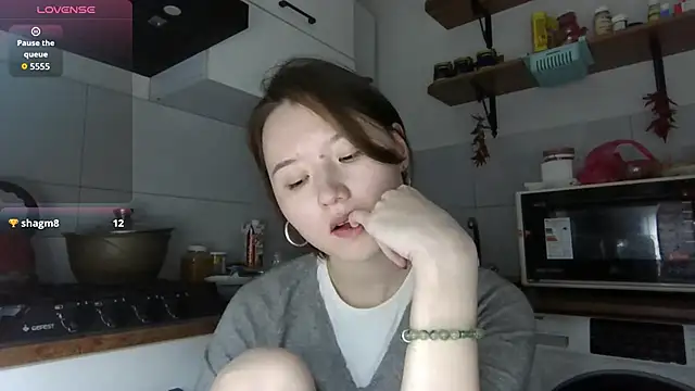 DeenaCaho online show from November 2025 02:40:02 PM