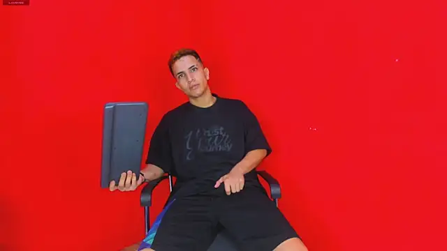 Kevin Erotic online show from November 2025 12:20:01 AM