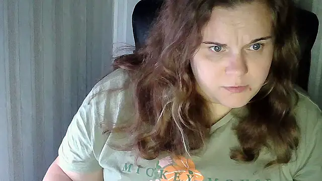 HollyXXEva online show from November 2025 12:32:02 AM