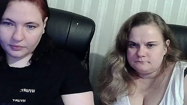 HollyXXEva online show from November 2025 02:07:01 PM