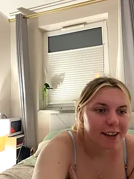 Snapshot of Nallinee chatting on November 2025 07:40:03 PM Nallinee online show from November 2025 07:40:03 PM