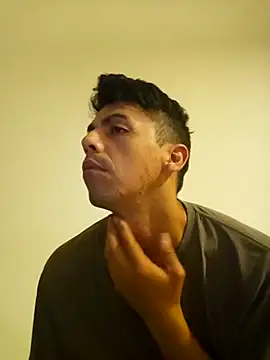 Snapshot of roddyron1n chatting on December 2025 07:46:02 AM roddyron1n online show from December 2025 07:46:02 AM