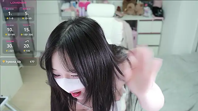 kimhyeona2005 online show from April 2026 11:48:02 AM