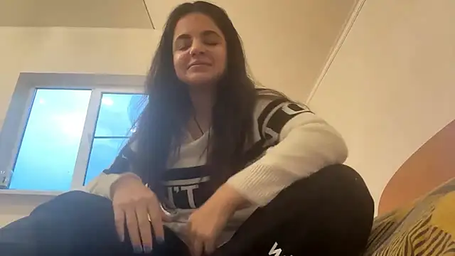 Snapshot of ArielleLeitao chatting on November 2025 01:49:02 PM ArielleLeitao online show from November 2025 01:49:02 PM