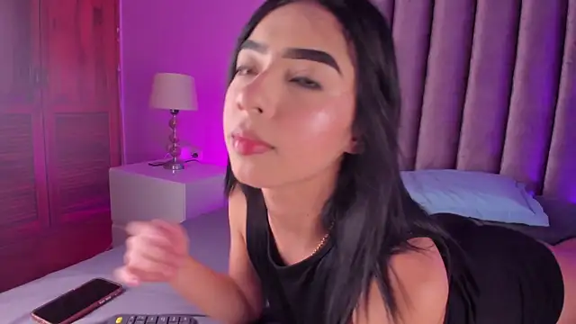 Snapshot of GabrielaSuarez_ chatting on May 2026 07:53:02 PM GabrielaSuarez online show from May 2026 07:53:02 PM