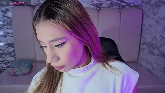 Evy Luxx v online show from January 2026 04:05:02 AM