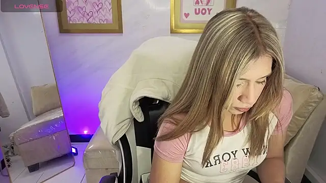 Evy Luxx v online show from March 2026 03:45:02 AM