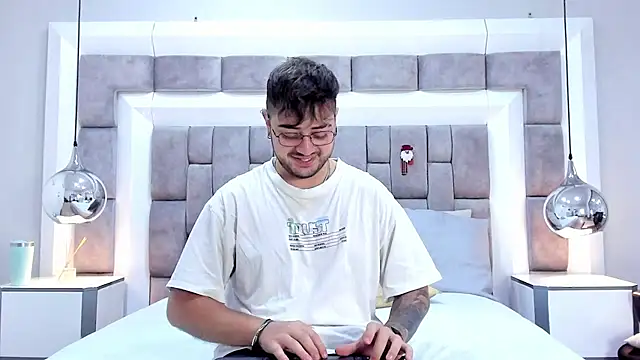 Ethan Greys online show from November 2025 03:45:01 AM