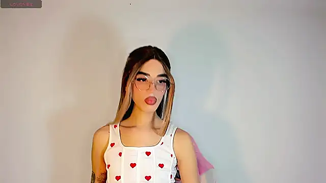 Snapshot of LeslieAmor1 chatting on November 2025 09:20:02 AM LeslieAmor1 online show from November 2025 09:20:02 AM