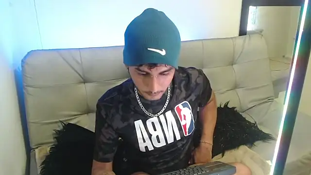 Brunicci online show from November 2025 07:18:01 AM