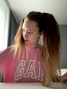 Holy Poly online show from December 2025 08:23:01 AM