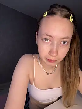 Holy Poly online show from April 2026 05:18:02 AM