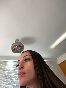 Snapshot of BelleRune chatting on February 2025 02:38:02 PM BelleRune online show from February 2025 02:38:02 PM