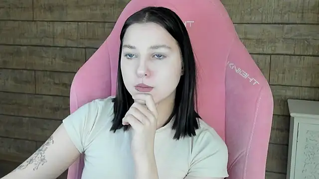 Snapshot of TinnaBurton chatting on February 2026 04:43:02 PM TinnaBurton online show from February 2026 04:43:02 PM