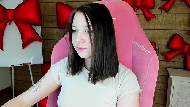 Snapshot of TinnaBurton chatting on February 2026 04:01:01 PM TinnaBurton online show from February 2026 04:01:01 PM