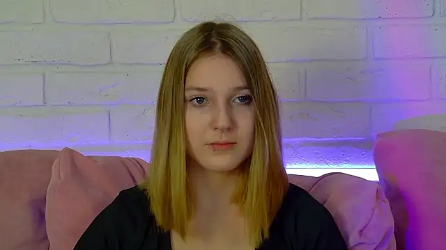 Snapshot of TinnaBurton chatting on February 2026 04:41:01 PM TinnaBurton online show from February 2026 04:41:01 PM