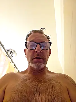 Snapshot of longsmooth4u chatting on November 2025 08:25:02 PM longsmooth4u online show from November 2025 08:25:02 PM