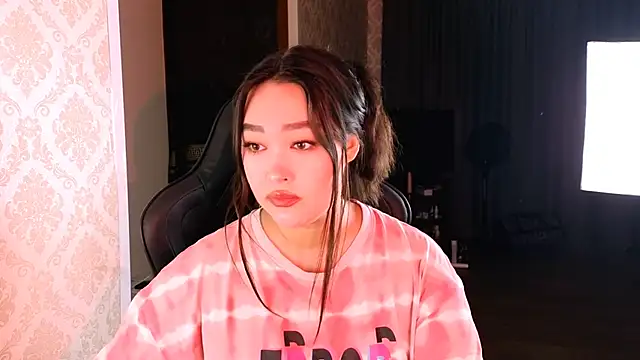 Emma Uilson online show from November 2025 10:26:02 AM