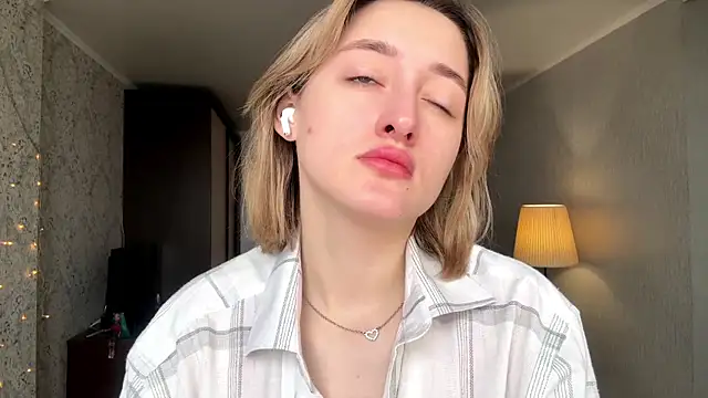 Snapshot of Emily_lyy chatting on November 2025 09:19:02 AM Emily lyy online show from November 2025 09:19:02 AM