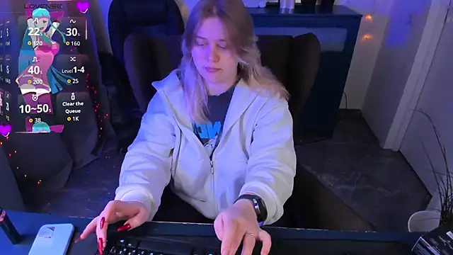 LouiseMous online show from February 2026 08:23:01 PM