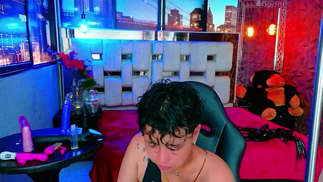 lunabustygirl online show from February 2026 06:35:02 PM