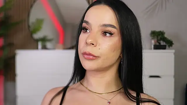 Miss Denisse online show from December 2025 08:37:02 PM