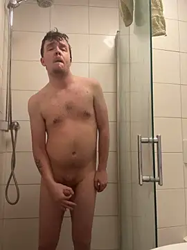 nicknicknick18112 online show from April 2026 11:13:02 PM