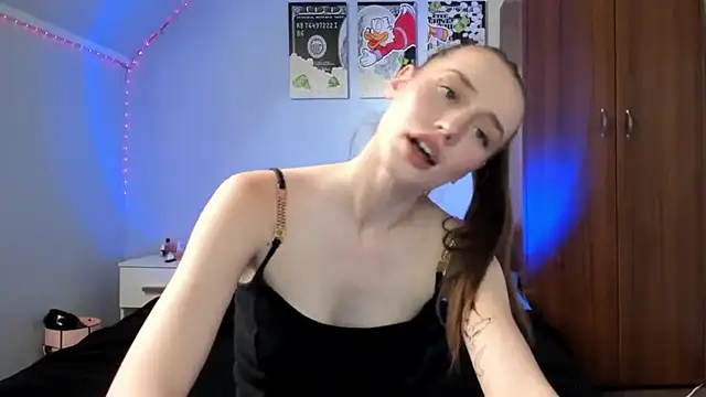 tinyglow online show from January 2026 03:56:02 AM